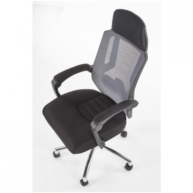 FREEMAN guide office chair on wheels and drop down footrest 3